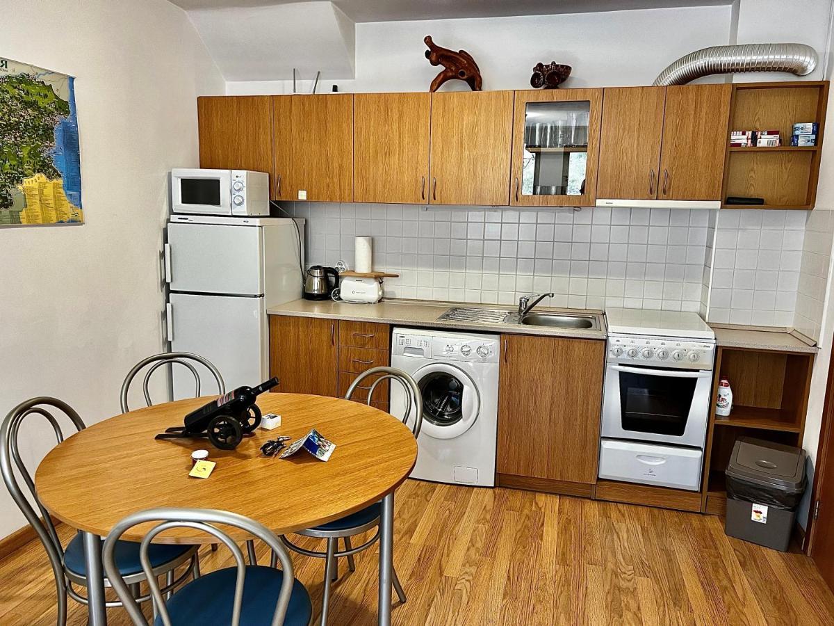 Christina Apartment In Laplandia Pamporovo Bagian luar foto